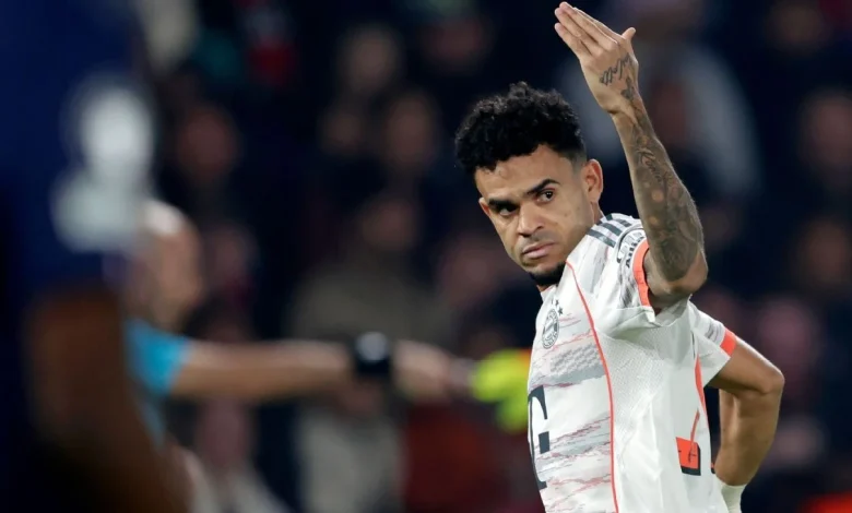 Bayern's Díaz gets 2 goals, red card in 1st half