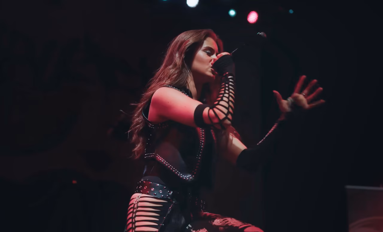 Beauty pageant contestant shocks judges with death metal song (video)