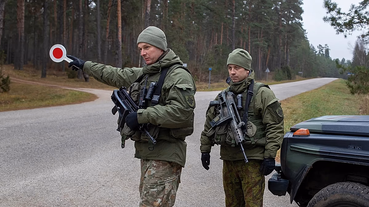 Belarus threatens to seize over 1,000 Lithuanian trucks stranded after border closure