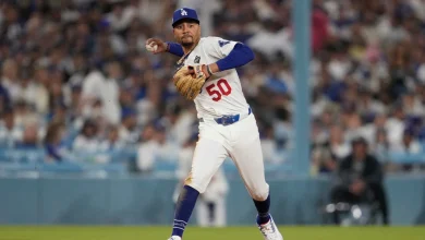 Betts hitting fourth, Rojas starts at second as Dodgers tweak Game 6 lineup