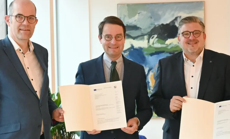 Bezirksregierung Münster stärkt innovative Projekte der FH Münster