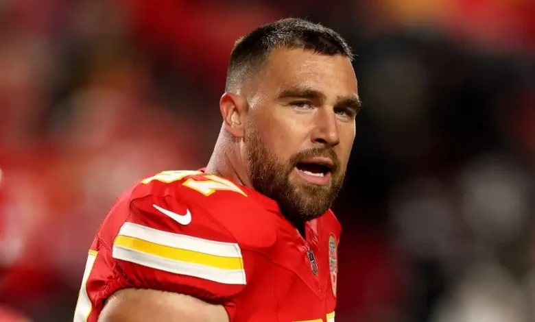 Bills Fans Taunt Chiefs TE Travis Kelce as He Exits Game With Possible Injury