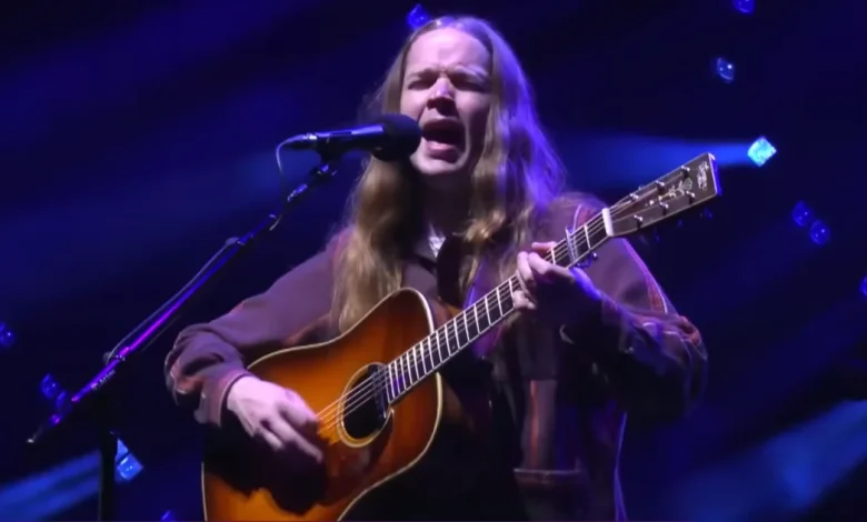 Billy Strings Sparks Full-Band "Smoke! Smoke! Smoke! (That Cigarette)", Blends Bill Monroe & Hendrix In Pittsburgh [Videos]