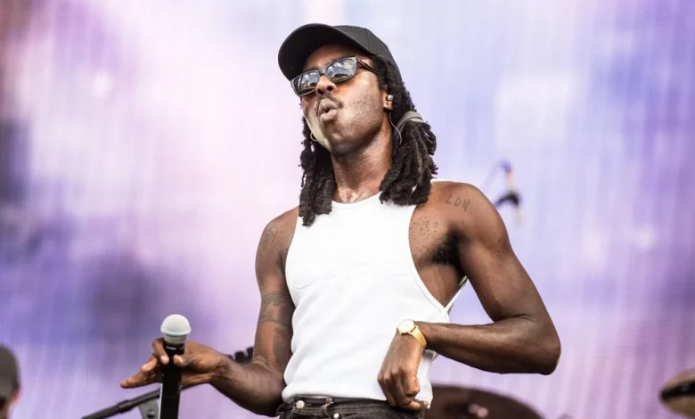 Blood Orange Performs Coldplay’s “Don’t Panic” In The BBC Live Lounge