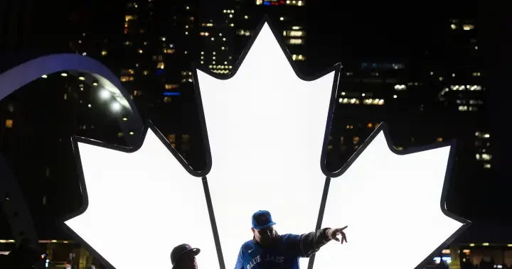 Blue Jays fans set to pack downtown Toronto bars and restaurants for Game 6