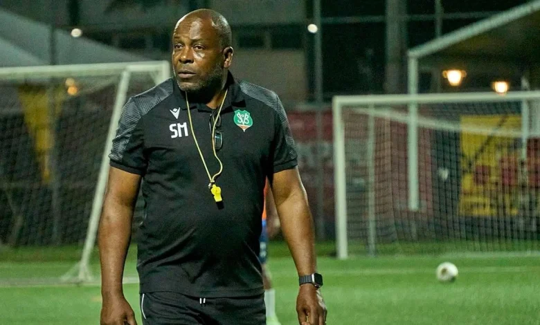 Bondscoach Menzo: “Het leek soms alsof ze met twaalf man speelden”