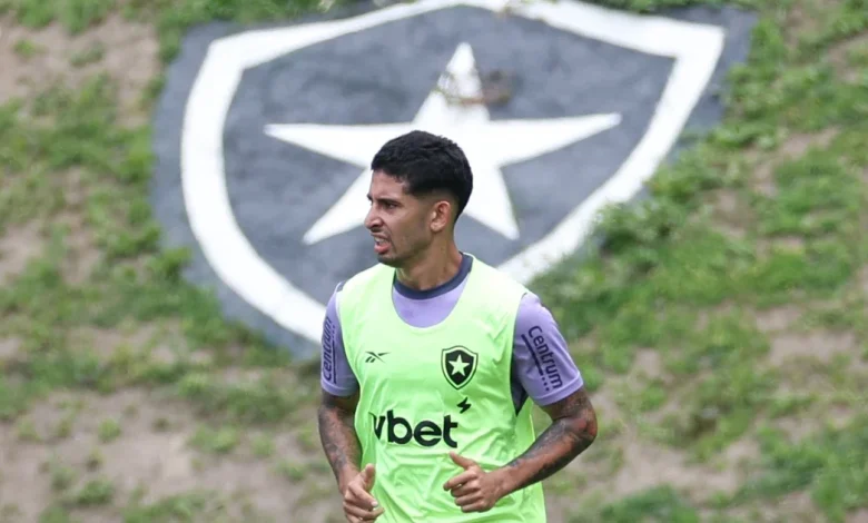 Botafogo explica ausências de Santiago Rodríguez e Joaquín Correa: ‘Dor muscular’; dupla passará por exames