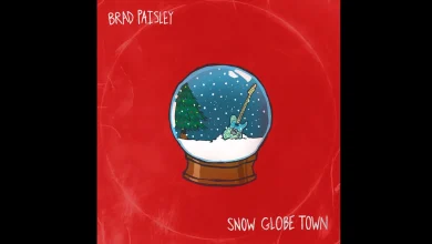 Brad Paisley posts major holiday debut with ‘Snow Globe Town’