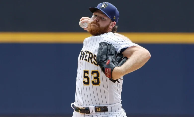 Brandon Woodruff accepts qualifying offer from Brewers after promising return from injury