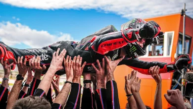 Brilliant Bezzecchi holds off Fernandez for Valencia victory