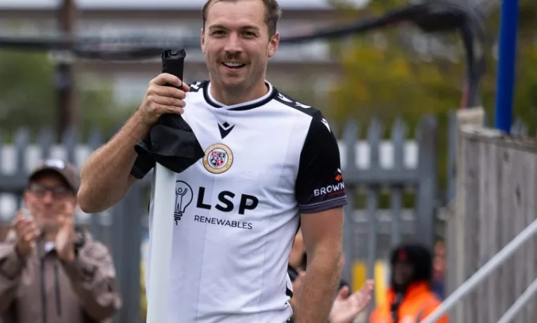 Bromley FC take part in Movember