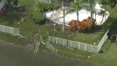 Broward emergency crews respond to small plane crash in Coral Springs neighborhood