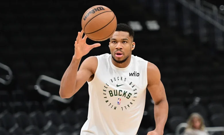 Bucks Downgrade Giannis Antetokounmpo Ahead of Lakers Matchup