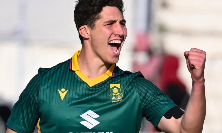 Burger strikes as South Africa restrict Pakistan to 269-9 in second ODI