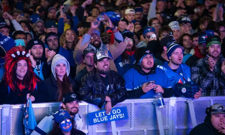 Calls for change to TTC, Metrolinx service and communication after issues when World Series ended