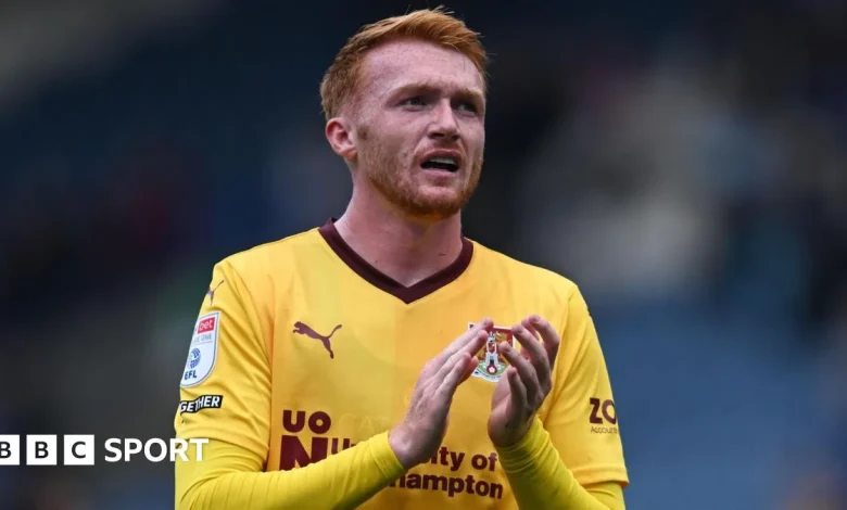 Callum Morton: Bristol Rovers sign free-agent striker on 'short-term' deal