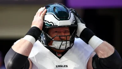 Cam Jurgens injury: Eagles center leaves Lions game early