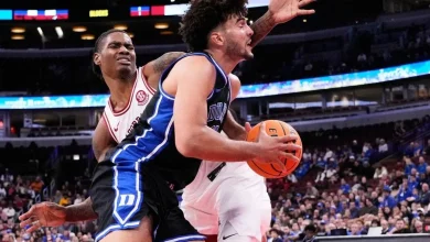 Cameron Boozer scores 35 points as No. 4 Duke tops No. 22 Arkansas 80-71