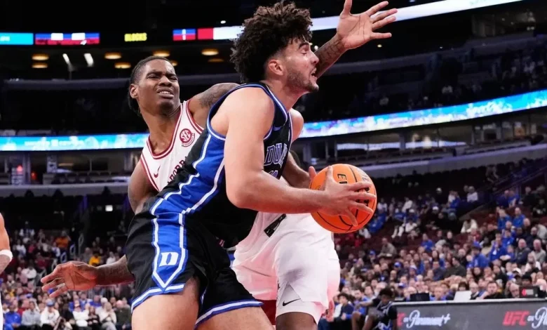 Cameron Boozer scores 35 points as No. 4 Duke tops No. 22 Arkansas 80-71