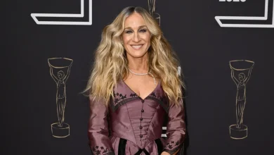 Can Sarah Jessica Parker Make the Wide-Open Bag Trend Happen?
