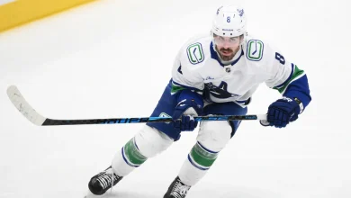 Canucks' Garland exits game vs. Lightning