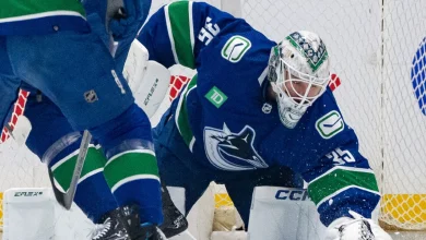 Canucks' Thatcher Demko leaves start vs. Jets