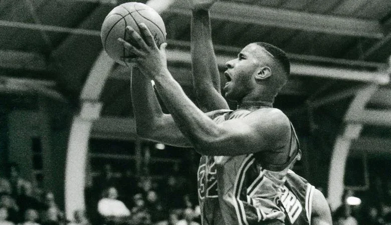 Carlin Warley to be Inducted into Big 5 Hall of Fame