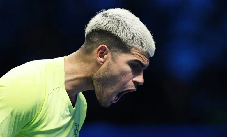 Carlos Alcaraz remonta a Taylor Fritz y se pone muy cerca de las semifinales del Masters