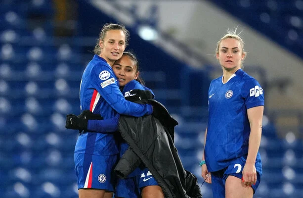 Carpenter strikes for Chelsea but Barca hold on for draw in Champions League