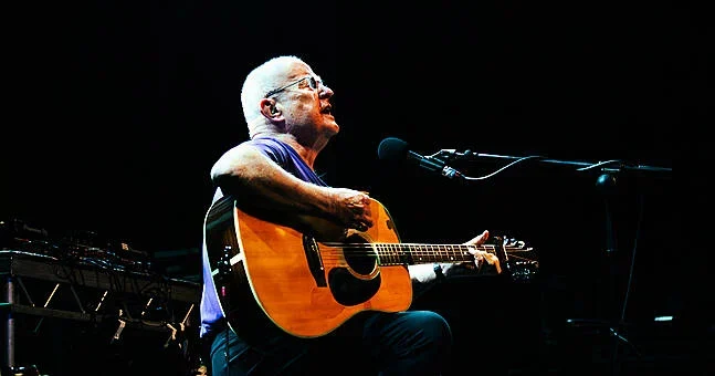 Cartlann Christy Moore documentary to premiere on TG4 on New Year's Eve – featuring Michael D. Higgins, Radie Peat, DJ Próvaí and more
