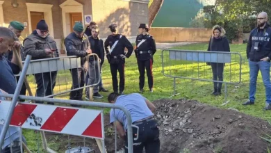 Caso Adinolfi, si cerca l'ingresso della catacomba sotto la Casa del Jazz. Sul posto anche il figlio del magistrato scomparso