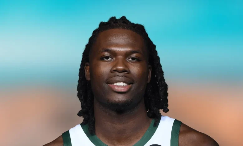 Cavaliers, Chris Livingston agree to two-way deal