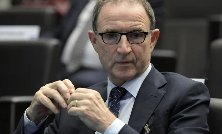 Celtic close on Scottish leaders Hearts after beating Hibs