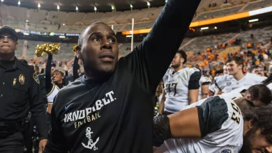Chaos on the field and off: Headlines, top memories from Vanderbilt's last win at Neyland