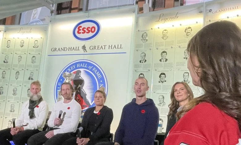 Chara signing with Bruins among stories shared at Hockey Hall Fan Forum