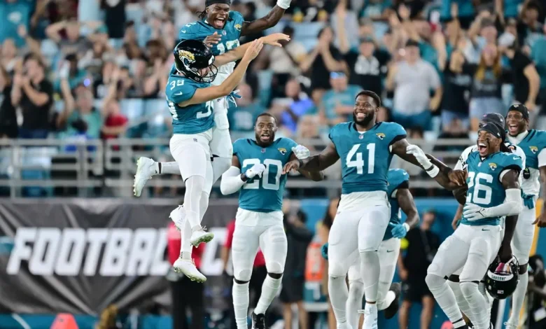 Chargers at Jaguars: Predictions, picks and odds for NFL Week 11 game