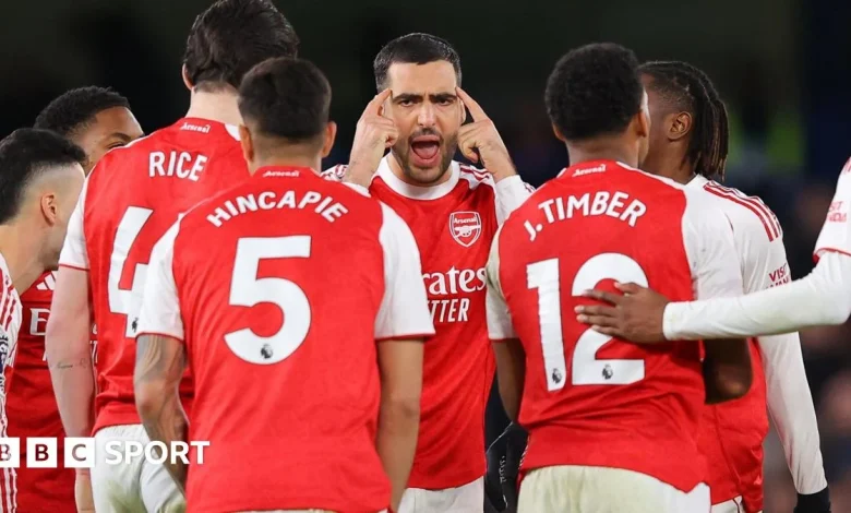 Chelsea 1-1 Arsenal: Moises Caicedo sent off as 10-man Blues hold Gunners