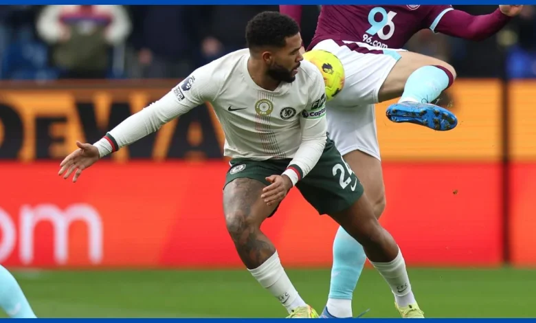 Chelsea fans fear the worst after surprising half time switch raises injury fears