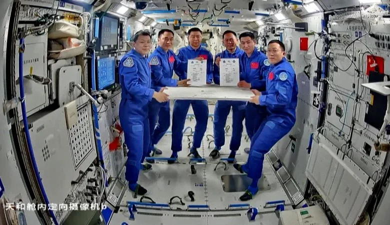 Chinese astronauts’ return to Earth delayed over fears spaceship damaged by debris