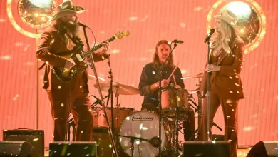 Chris Stapleton and Miranda Lambert Get Groovy With 'A Song to Sing' at 2025 CMA Awards