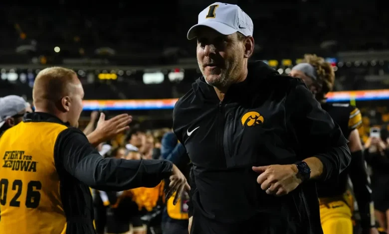 Class of 2026 4-star QB Tradon Bessinger commits to Iowa football