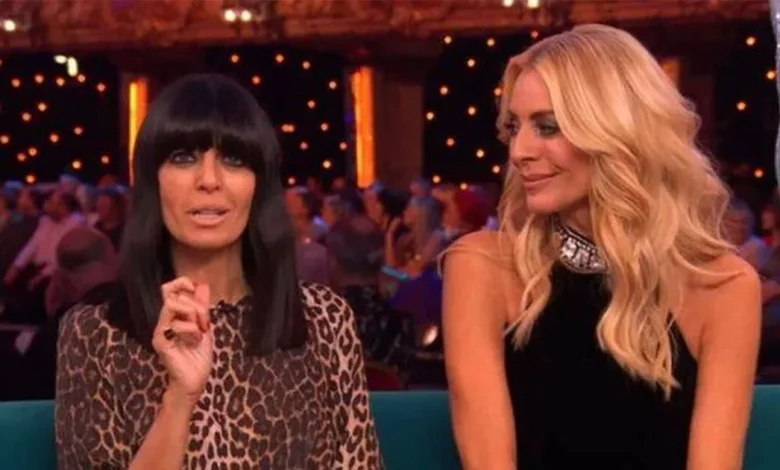 Claudia Winkleman halts Strictly to deliver major show update to viewers