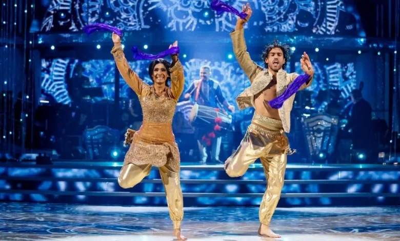 Claudia Winkleman is leaving Strictly for dead - and I don't blame her