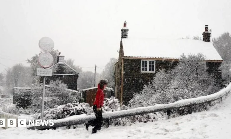 Cold weather causes school closures and power cuts with 'thundersnow' possible for parts of UK