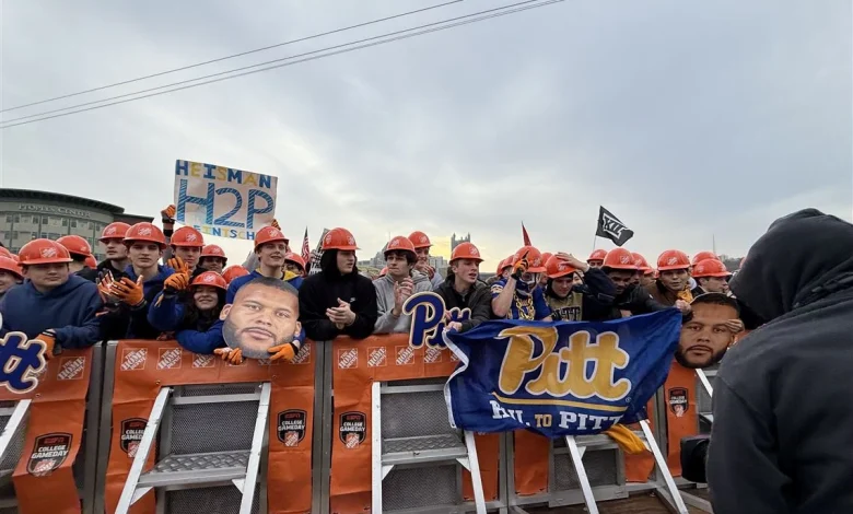 College football fans take over North Shore for ESPN's 'College GameDay' broadcast