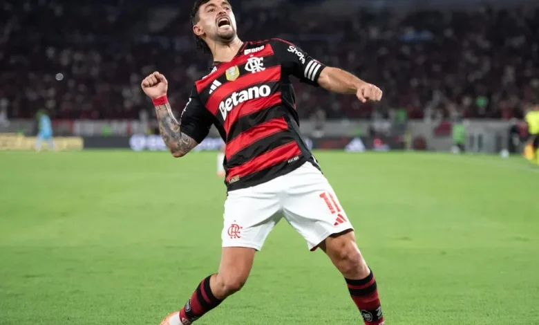 Comemoração de Arrascaeta em Flamengo x Bragantino viraliza: 'Gênio'