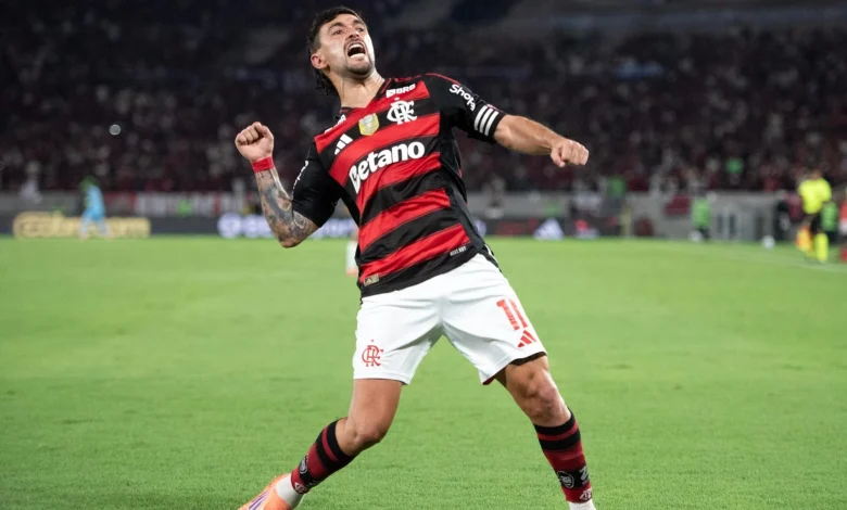 Comemoração de Arrascaeta em Flamengo x Bragantino viraliza: 'Gênio'