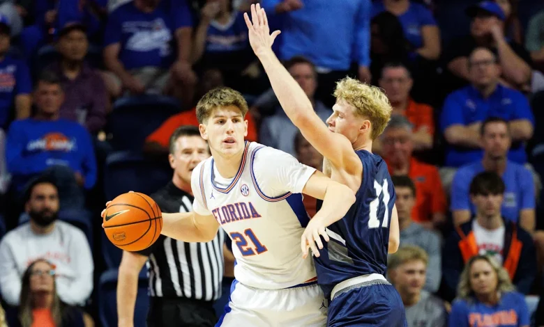 Condon's, Handlogten's Double-Doubles Spark Gators to, 104-64, win over UNF