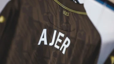 Confirmed team news: Andrews makes one change for Brighton meeting