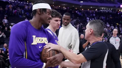 Confusion ensues after Lakers rookie Adou Thiero tries to leave with game ball. Giannis steps in